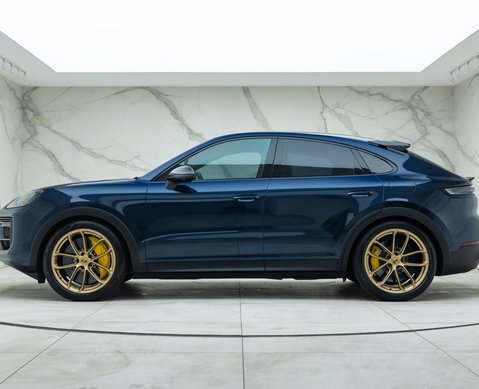 Porsche Cayenne TURBO E-HYBRID Coupe with GT Package