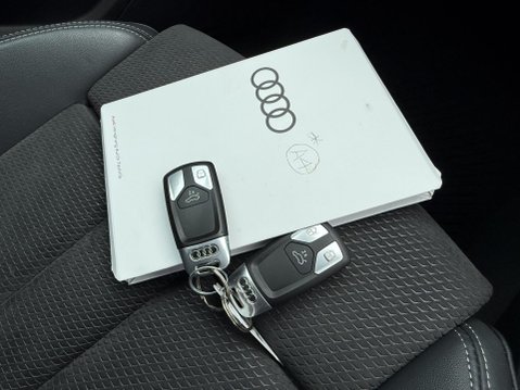 Audi A4 2.0 TDI 40 Black Edition Estate 5dr Diesel S Tronic quattro Euro 6 (s/s) (1 51