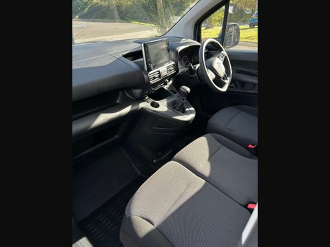 Vauxhall Combo 1.5 Turbo D 2300 Pro Panel Van 5dr Diesel Manual L1 H1 Euro 6 (s/s) (100 ps 24