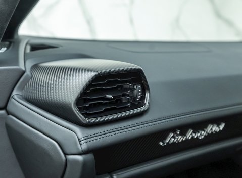 Lamborghini Huracan LP640-4 EVO 18