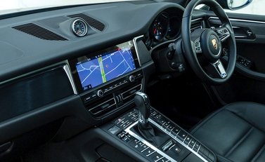 Porsche Macan GTS 16