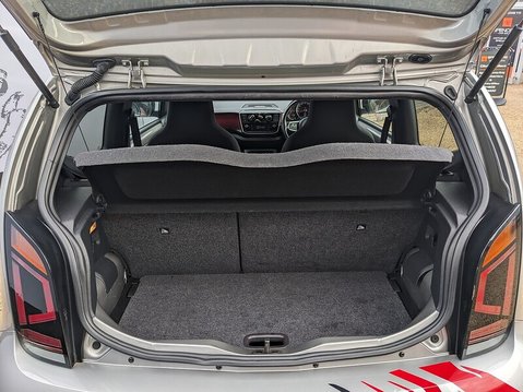 Volkswagen Up TSI up! GTI 16