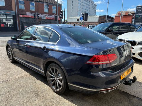 Volkswagen Passat 2.0 Passat R-Line TDI BlueMotion Technology 4dr 3