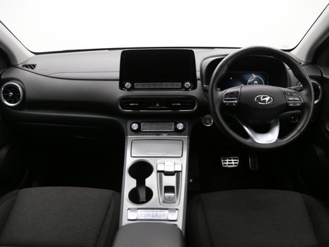 Hyundai KONA 39kWh Premium Auto 5dr (10.5kW Charger) 9