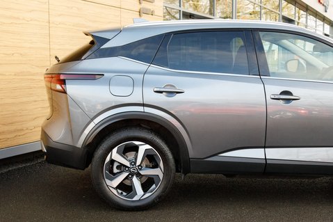 Nissan Qashqai DIG-T N-CONNECTA MHEV 7