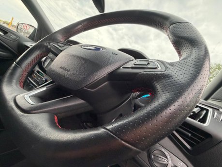 Ford Kuga ST-LINE 15