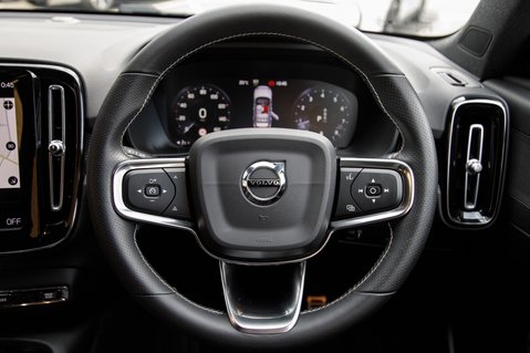 Volvo XC40 B4 R-DESIGN PRO AWD MHEV 20