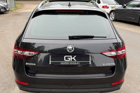 Skoda Superb SE L EXECUTIVE TDI - PANORAMIC SUNROOF  4