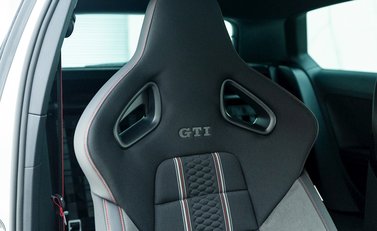 Volkswagen Golf GTI Clubsport S 13