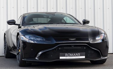 Aston Martin V8 Vantage 1