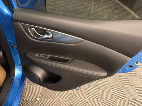 Nissan Qashqai 1.2 DIG-T Tekna XTRON Euro 6 (s/s) 5dr 32