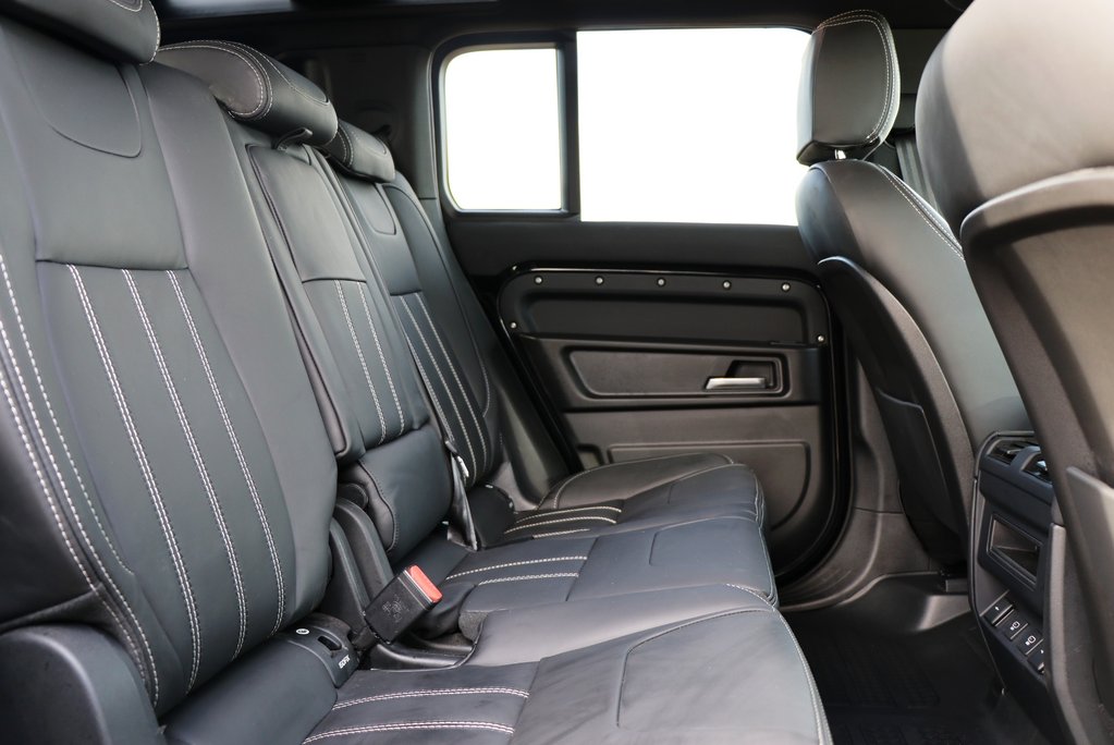 Defender 110 Commercial 3