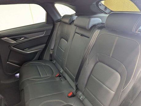 Jaguar F-Pace 2.0 F-PACE R-Dynamic HSE D MHEV AWD Auto 4WD 5dr 42