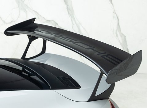 Porsche 911 GT3 RS Weissach (991.2) 32