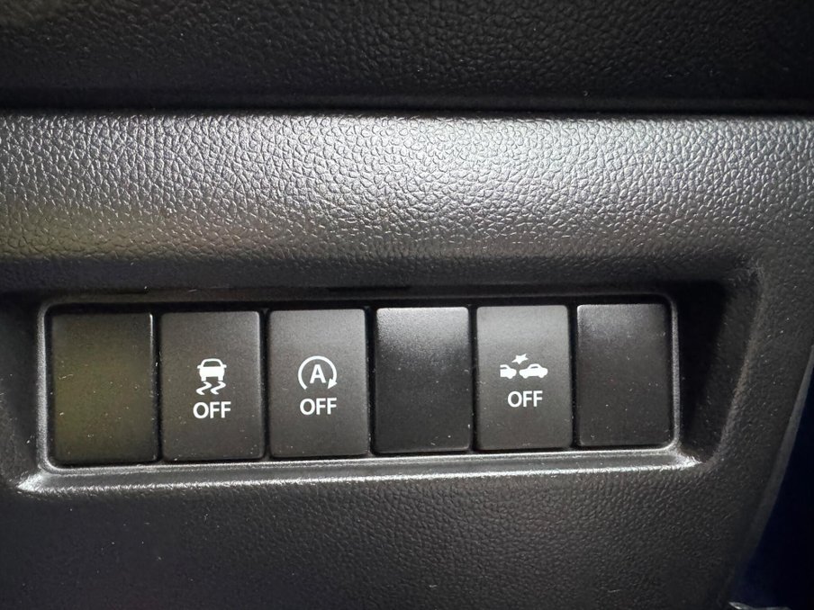 2022 Suzuki Swift — image 25
