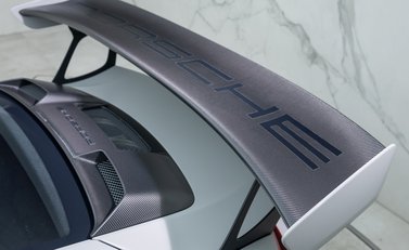 Porsche 911 GT2 RS (991) 42