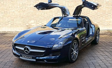 Mercedes-Benz SLS AMG 2