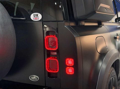 Land Rover Defender 2.0 SD4 S SUV 5dr Diesel Auto 4WD Euro 6 (s/s) (240 ps) 45