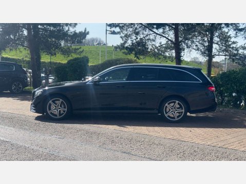 Mercedes-Benz E Class 2.0 E 300 AMG Line de Auto 5dr 4
