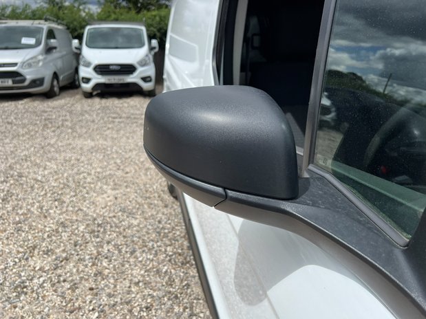 Ford Transit Connect LWB L2H1 Low Roof Trend Sensors Cam EURO 6 NO VAT 18