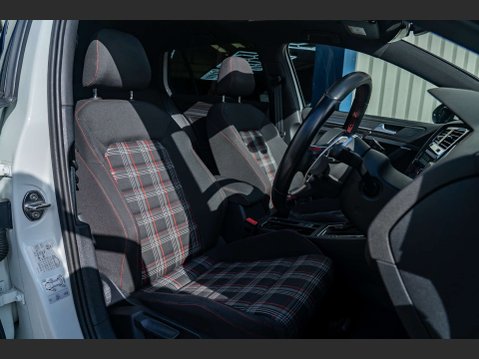 Volkswagen Golf 2.0 Golf GTi Performance TSi Semi-Auto 5dr 10