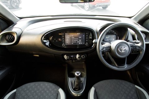 Toyota Aygo X VVT-I EDGE 3