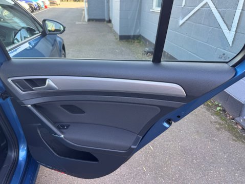 Volkswagen Golf SE TSI BLUEMOTION TECHNOLOGY 51