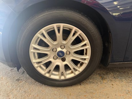 Ford Focus 1.6 TDCi Titanium Euro 5 (s/s) 5dr 25
