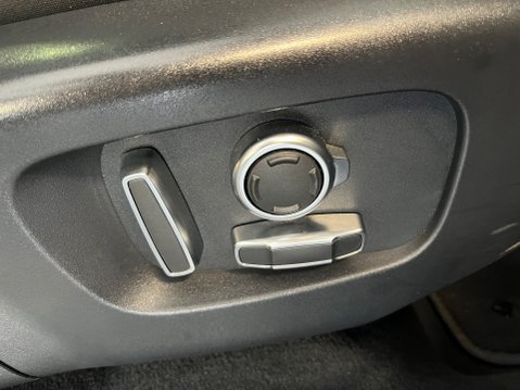 Land Rover Range Rover Evoque 2.0 D200 R-DYNAMIC HSE MHEV 20