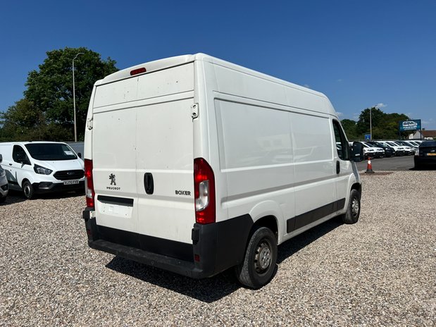 Peugeot Boxer MWB L2H2 Medium Roof 350 Air Con Nav EURO 6 NO VAT 6