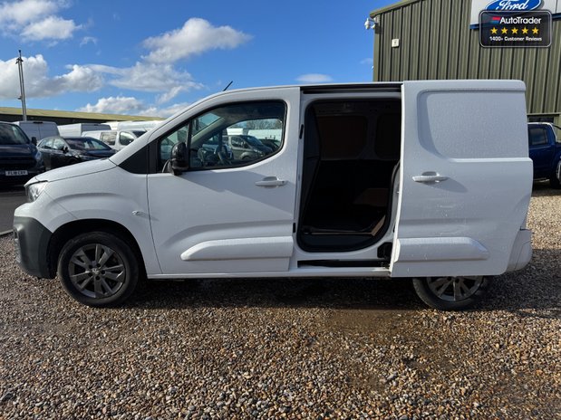 Peugeot Partner SWB L1H1 Low Roof Asphalt Air Con Alloys Camera Nav Sensors SELECT 14