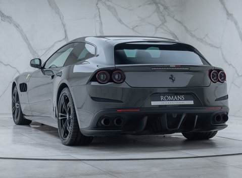 Ferrari GTC4 Lusso V12 TAILOR MADE 9