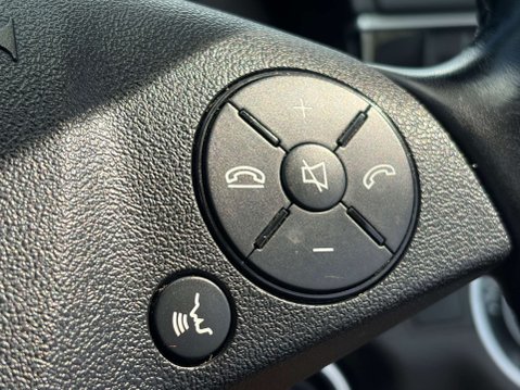 Mercedes-Benz E Class 2.1 E220 BlueEfficiency AvantGarde CDi Auto 4dr 49