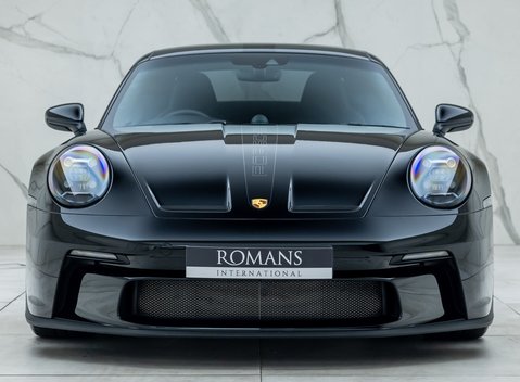 Porsche 911 GT3 TOURING (992) 4