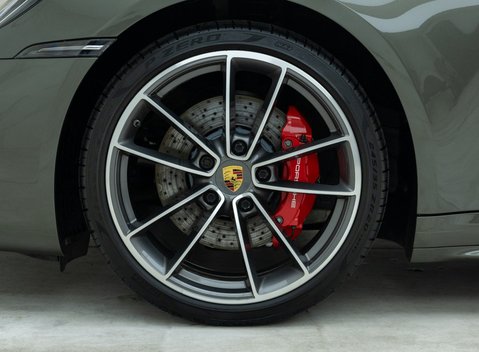 Porsche 911 Carrera 4S (992) 28