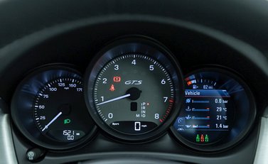 Porsche Macan GTS 18
