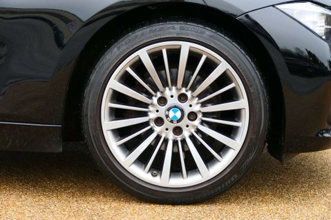 BMW 3 Series 2.0 320i Luxury Auto 4dr 12