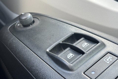 Peugeot Boxer BlueHdi 335 L3H2 Professional Premium Plus Panel Van 34