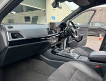 Audi Q5 2.0 TDI 40 Black Edition SUV 5dr Diesel S Tronic quattro Euro 6 (s/s) (190 17