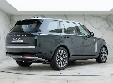 Land Rover Range Rover P400 Autobiography LWB 3