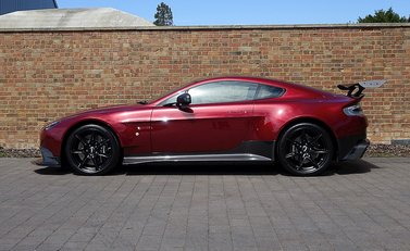 Aston Martin Vantage GT8 23