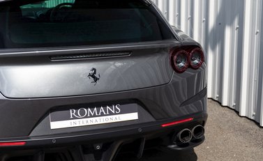 Ferrari GTC4 Lusso 26