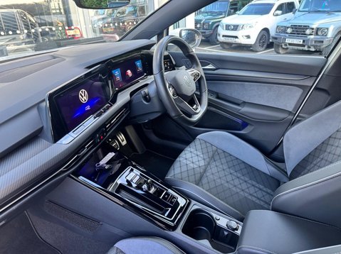 Volkswagen Golf R-LINE ETSI DSG 38