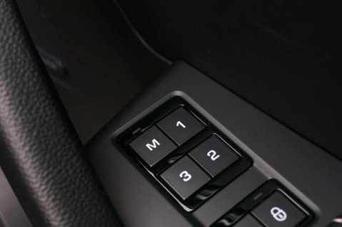 Jaguar F-Pace 2.0 F-Pace Chequered Flag AWD Auto 4WD 5dr 24