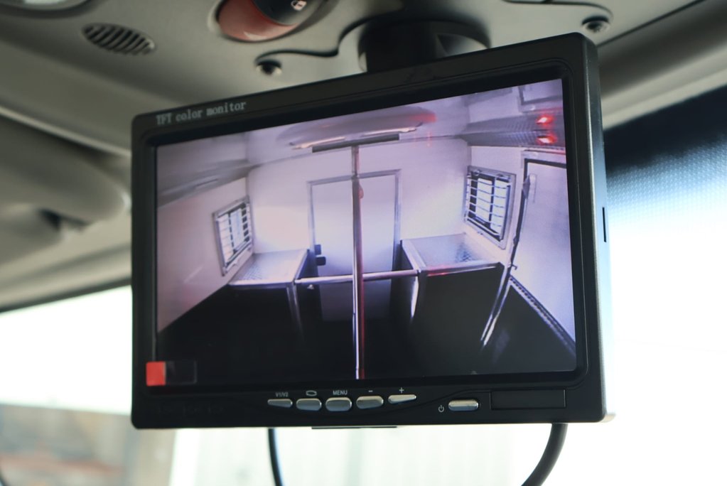 Renault Master 3.5 ton Coach Built Freddie Gover Horsebox with uprated suspension alloys  38