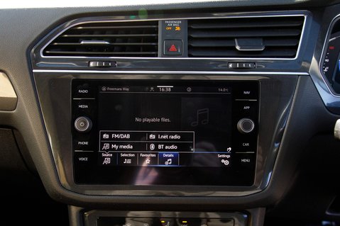 Volkswagen Tiguan Allspace LIFE TSI DSG 27