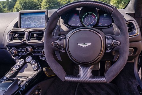 Aston Martin Vantage Roadster 11