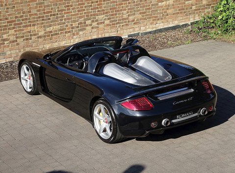 Porsche Carrera GT 8