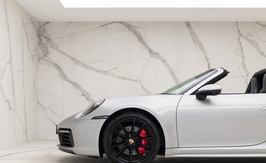Porsche 911 Targa 4S (992) 27