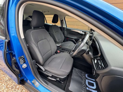 Ford Focus 1.0 Focus Titanium 5dr 20
